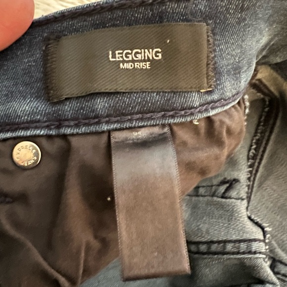 Express Skinny Jeans with Leather Detail 🌟 - Picture 3 of 5